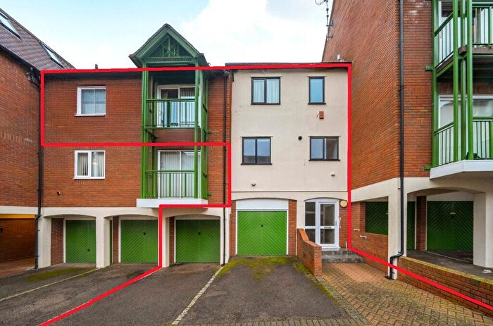 4 Bedroom Terraced House For Sale In Priors Court, Back Of Avon, Tewkesbury, GL20