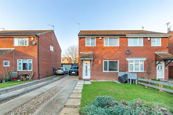3 Bedroom Semi Detached House For Sale In Elstree Court, Kenton Bank Foot, NE3