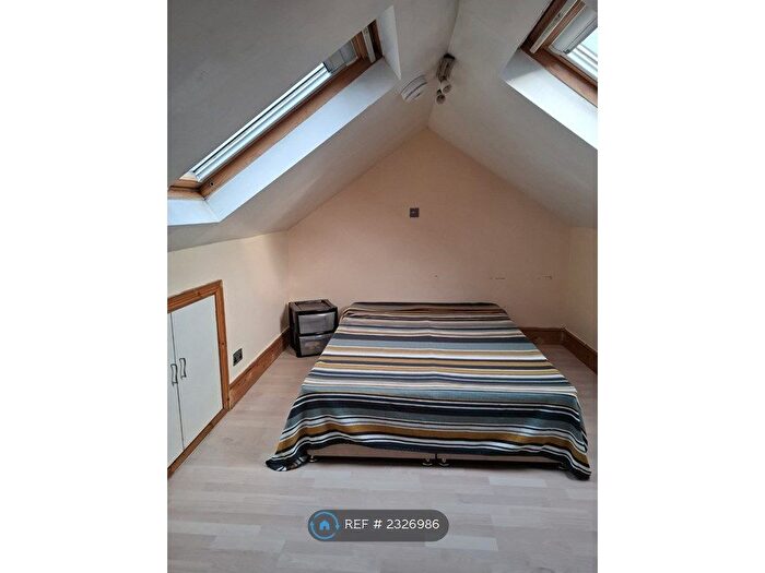 2 Bedroom Flat To Rent In St. Andrew's Road, London, E17