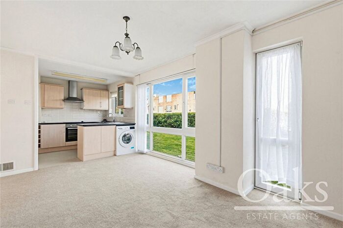 2 Bedroom Maisonette For Sale In Turnpike Link, Park Hill, CR0