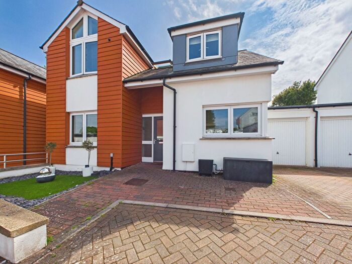 4 Bedroom Detached House For Sale In Moorhaven Close, Torquay, TQ1