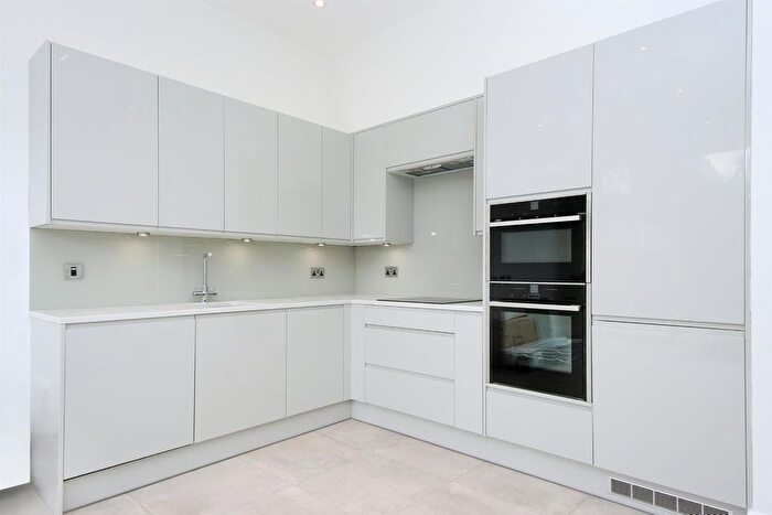 4 Bedroom Semi-Detached House To Rent In Agnes Road, London, W3
