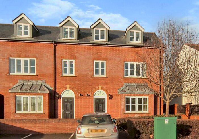 2 Bedroom Flat To Rent In Bindon Road, Taunton, TA2