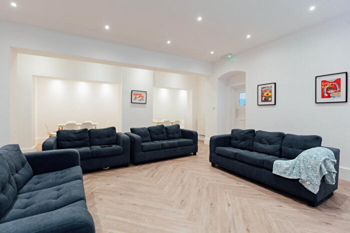 11 Bedroom House To Rent In Stairs House, Lincoln, LN2