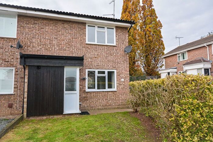 2 Bedroom End Of Terrace House To Rent In Coniston, Southend-On-Sea, SS2