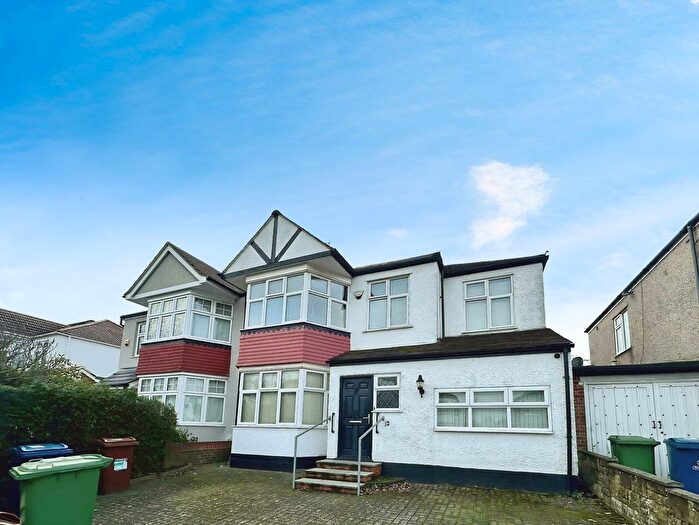 4 Bedroom Semi Detached House To Rent In Mayfield Avenue, Harrow, HA3