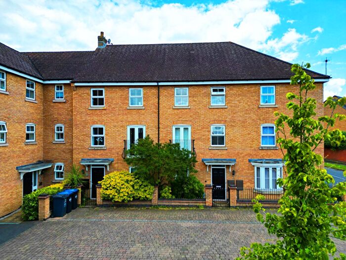 2 Bedroom Flat For Sale In Longstork Road., Rugby, CV23