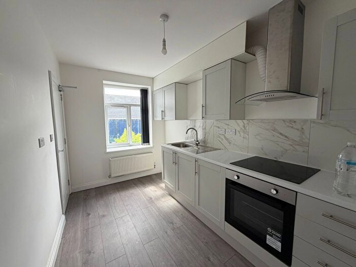 2 Bedroom Flat To Rent In Oldham Road, Failsworth, Manchester, M35
