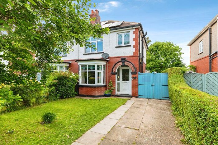 3 Bedroom Semi-Detached House For Sale In High Street, North Thoresby, DN36