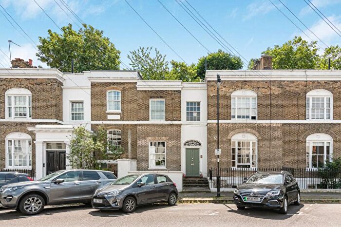 2 Bedroom Flat For Sale In Barnsbury Park, London, N1