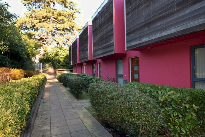 2 Bedroom Mews To Rent In Newsom Place, Hatfield Road, St Albans, AL1