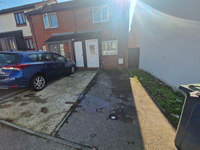 2 Bedroom Semi-Detached House To Rent In Althorp Road, Luton, LU3