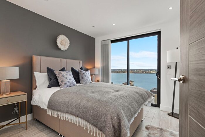 2 Bedroom Flat To Rent In Sainte Adresse, CF64