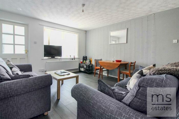 2 Bedroom Semi-Detached House To Rent In Hinchin Brook, Lenton, Nottingham, NG7