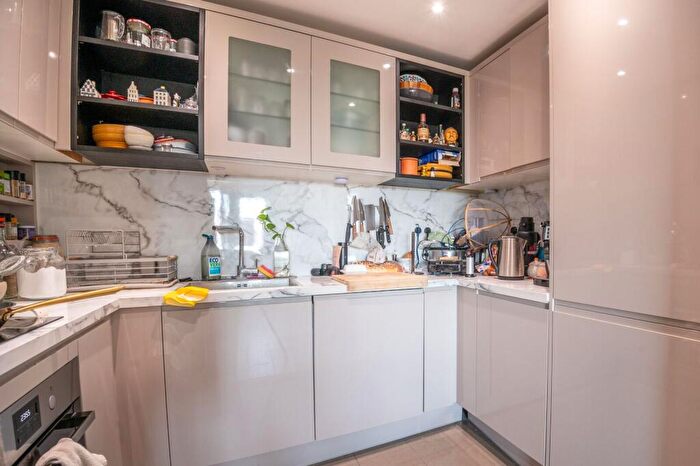 1 Bedroom Flat For Sale In Biggerstaff Road, Stratford, London, E15