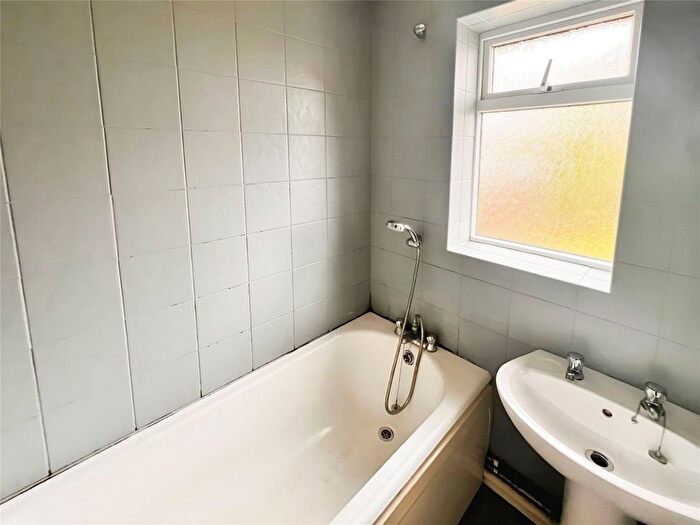 3 Bedroom Semi-Detached House For Sale In Yew Tree Crescent, Burton-On-Trent, Staffordshire, DE15