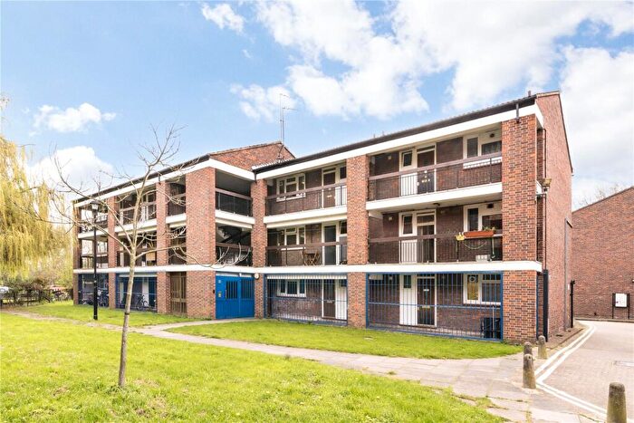 1 Bedroom Flat For Sale In Penda's Mead, Lindisfarne Way, London, E9