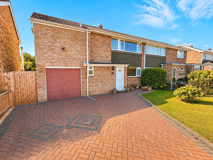 4 Bedroom Semi-Detached House For Sale In Harvey Close, Bourne, PE10