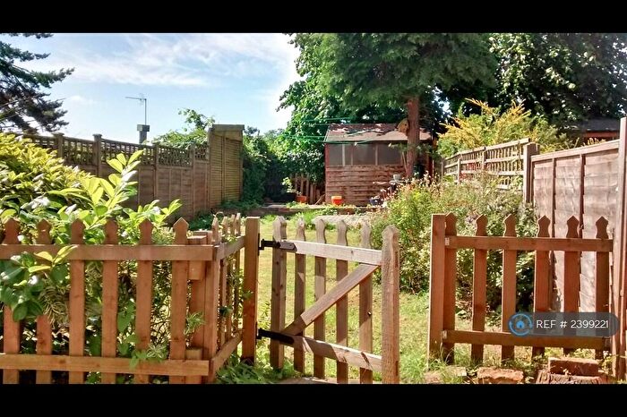 2 Bedroom Maisonette To Rent In Holly Park, London, N11