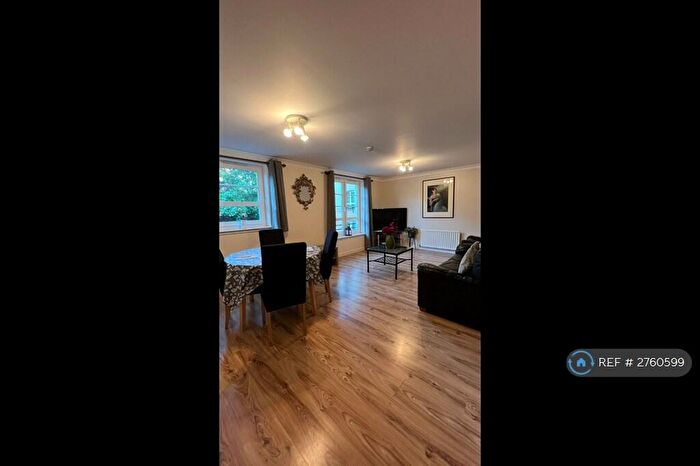 2 Bedroom Flat To Rent In Powderhall Rigg, Edinburgh, EH7