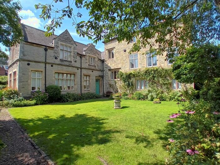 4 Bedroom Semi-Detached House To Rent In Appleton Gate, Newark, NG24