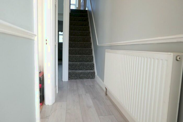 3 Bedroom Terraced House To Rent In Green Lane, Ilford, London, IG1