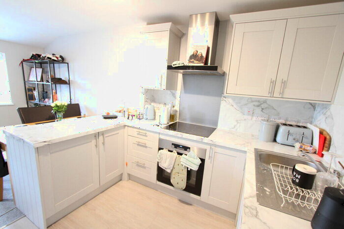 2 Bedroom Apartment To Rent In West Street, Banbury, Oxon, OX16