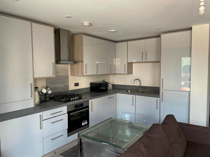 2 Bedroom Flat To Rent In Windsor Road, Slough, SL1