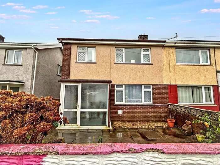 3 Bedroom Semi-detached House For Sale In Maes Piode, Llandybie, Ammanford, SA18