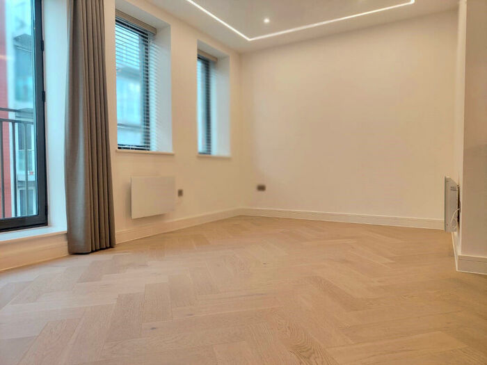 2 Bedroom Flat To Rent In Midas House, Knoll Rise, BR6