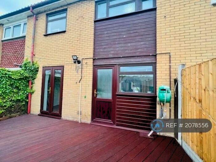 3 Bedroom Terraced House To Rent In Long Lynderswood, Basildon, SS15