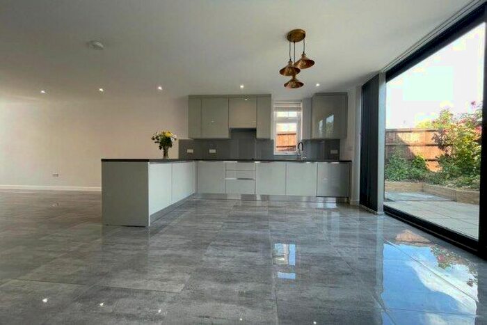 3 Bedroom Property To Rent In Maida Avenue, London, E4