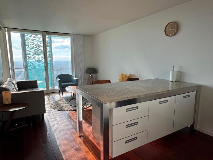 2 Bedroom Apartment To Rent In Beetham Tower - Holloway Circus Queensway, Birmingham, B1