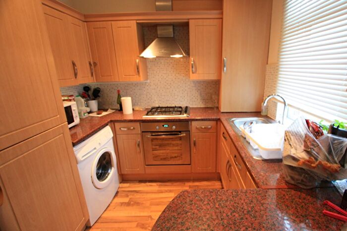 1 Bedroom Flat To Rent In Durnsford Road, London, SW19