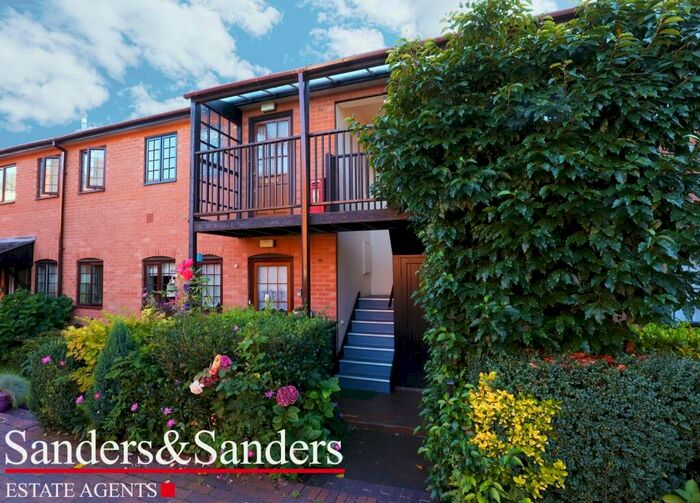 1 Bedroom Apartment For Sale In Oversley House, Kinwarton Road, Alcester, B49