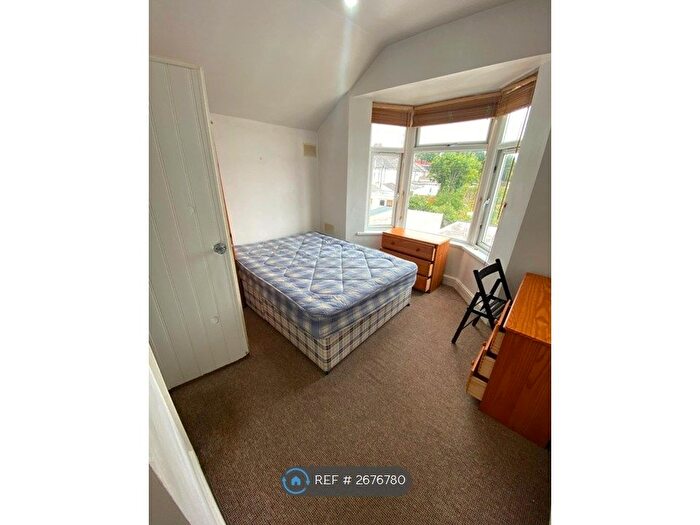 3 Bedroom Flat To Rent In Heath, Cardiff, CF14