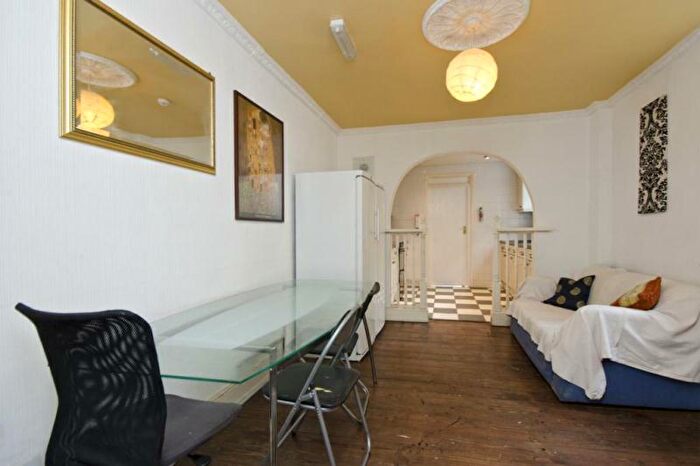 6 Bedroom House To Rent In Colchester Avenue, E12