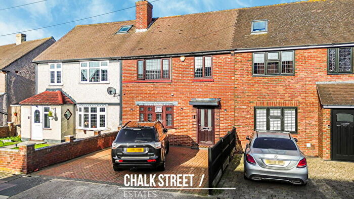 3 Bedroom Terraced House For Sale In Ennerdale Avenue, Hornchurch, RM12
