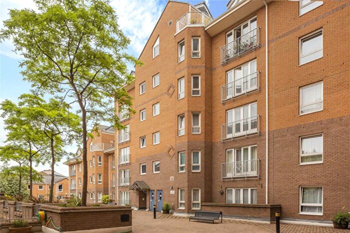 2 Bedroom Flat To Rent In Hera Court, Homer Drive, E14