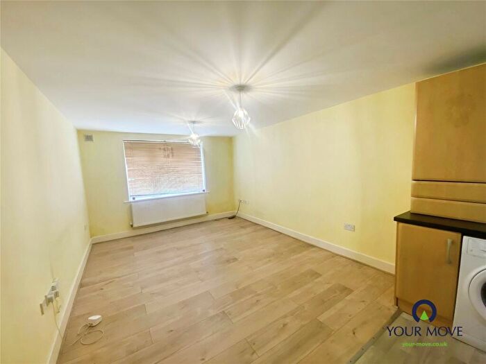2 Bedroom Flat To Rent In Dane Park Road, Ramsgate, Kent, CT11
