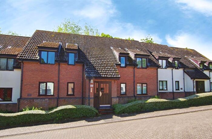 2 Bedroom Flat For Sale In Marlborough Road, Old Town, Swindon, SN3