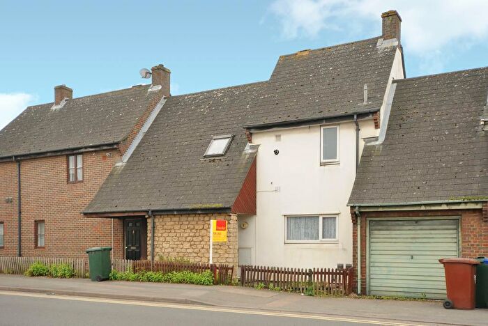 2 Bedroom Terraced House To Rent In Kidlington, Oxfordshire, OX5