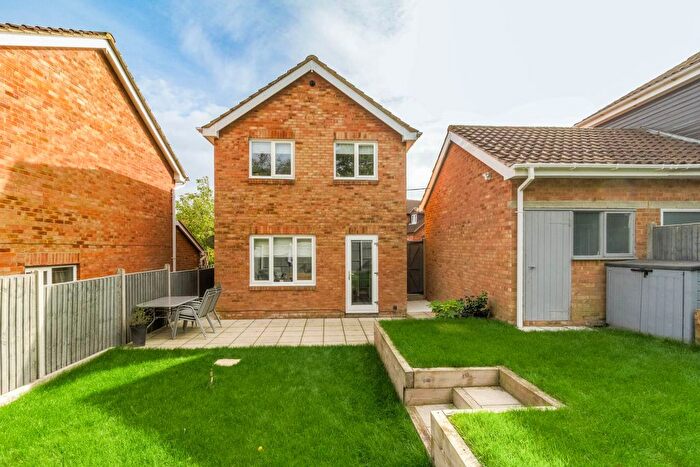 3 Bedroom Detached House For Sale In Byward Close, Milton Keynes, MK14