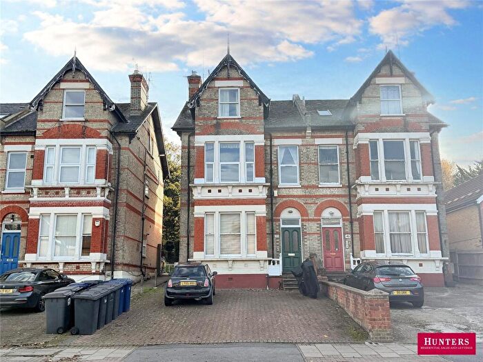 2 Bedroom Apartment To Rent In Station Road, New Barnet, Herts, EN5