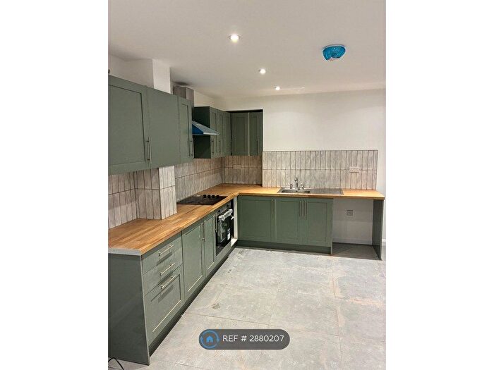3 Bedroom Terraced House To Rent In Carmarthen Road, Swansea, SA5