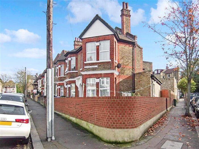 1 Bedroom Flat For Sale In Moyers Road, Leyton, E10