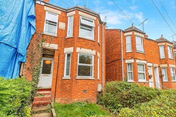 2 Bedroom Semi-Detached House For Sale In London Road, Newport Pagnell, Buckinghamshire, MK16