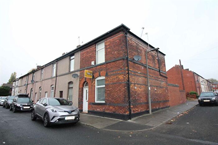 2 Bedroom End Of Terrace House To Rent In Holly Street, Bury, BL9