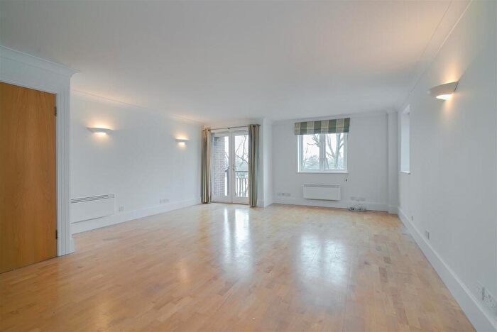 2 Bedroom Apartment For Sale In Boatrace Court, Mortlake High Street, SW14