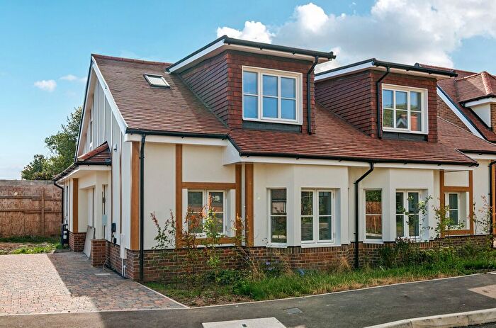 2 Bedroom Semi-detached House For Sale In Willamette Close, Oregon Square, Orpington, BR6